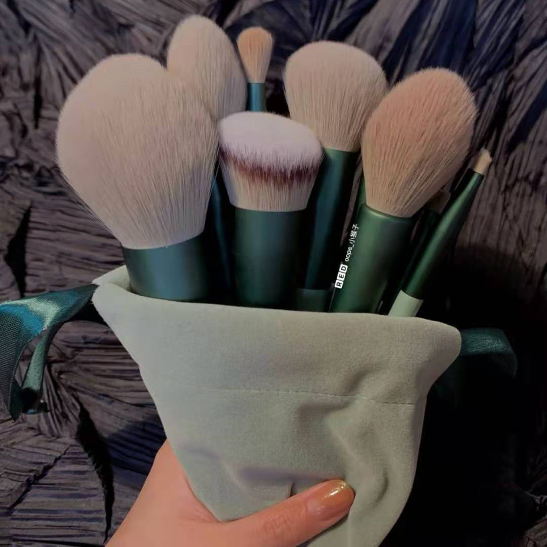 Set Of 13 Four Seasons Green Makeup Brushes Set Of 13 Four Seasons Green Makeup Brushes